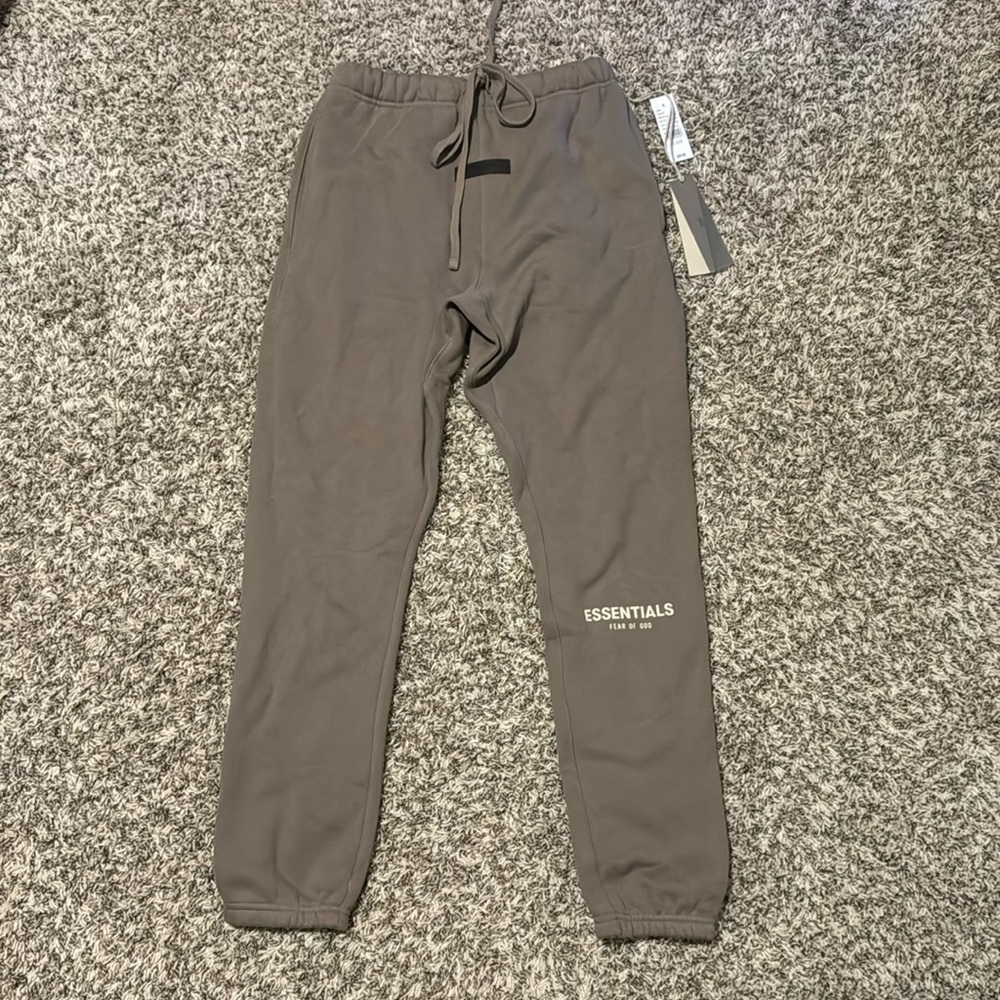 Essential sweatpants dessert taupe